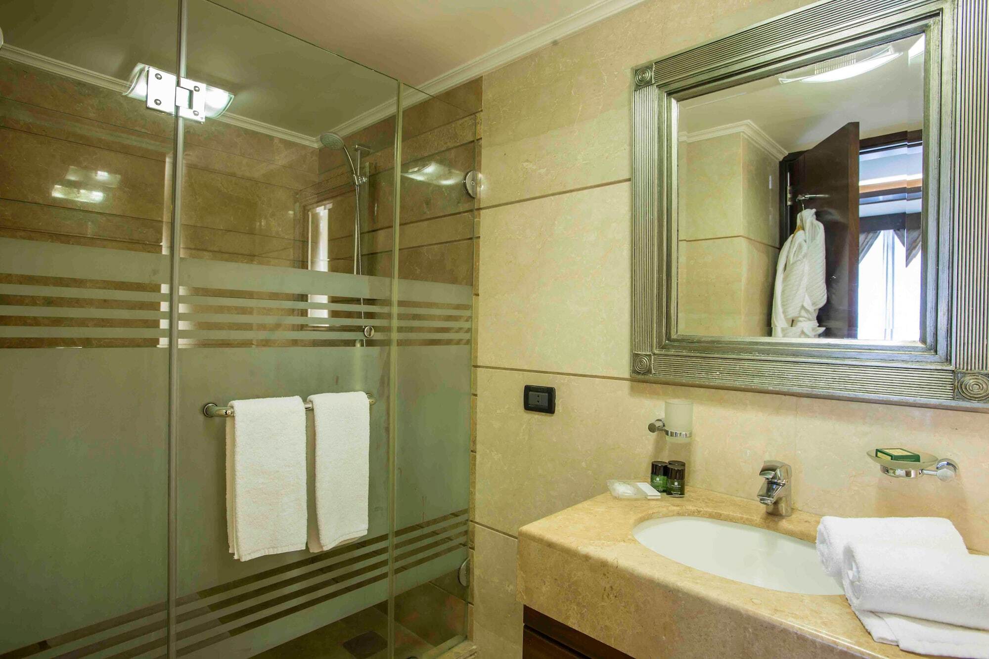 Imperial Suites Hotel Bejrut Zewnętrze zdjęcie